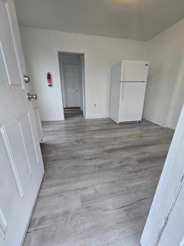 141 Maple St #A - Photo 4 of 7