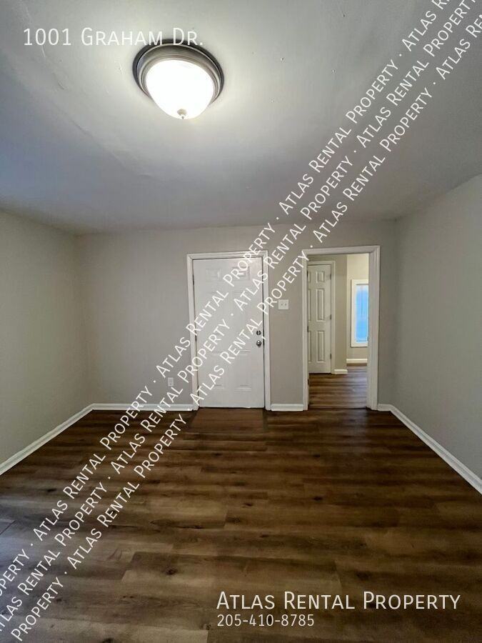 1001 Graham Dr - Photo 5 of 9