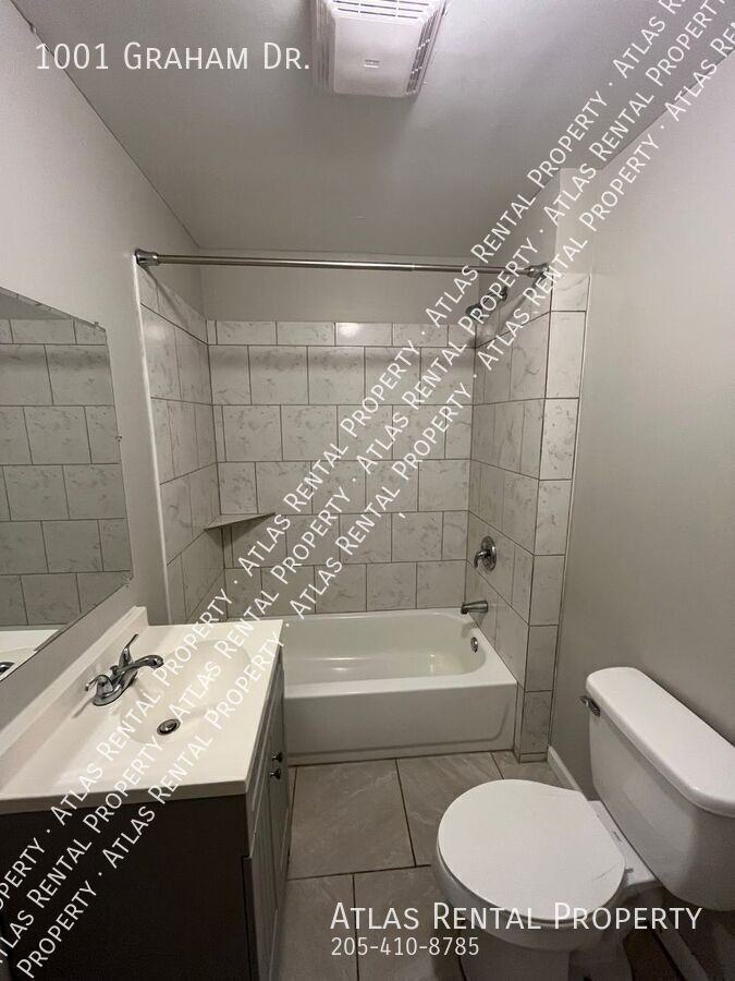 1001 Graham Dr - Photo 6 of 9