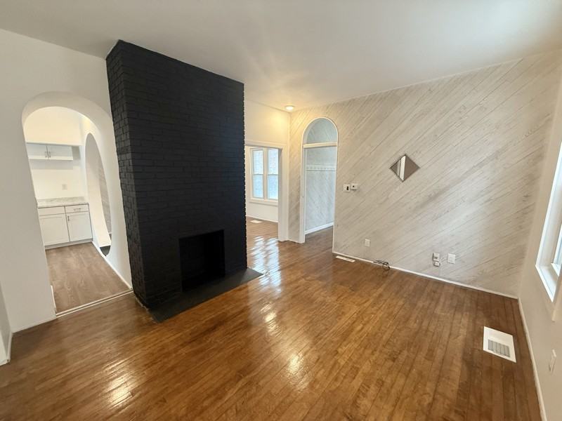 32 Garner St #LEFT - Photo 4 of 16