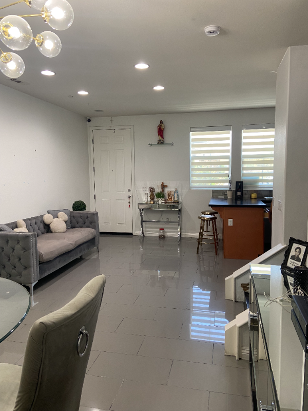 5062 Decatur Dr - Photo 5 of 17