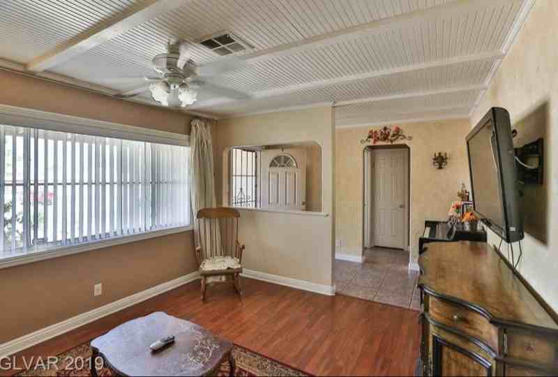 19 Lowery St - Photo 3 of 18