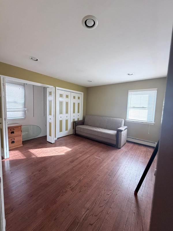 427 Lake St - Photo 5 of 10