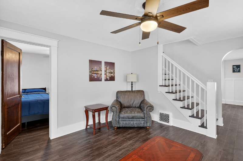 430 N Linden St - Photo 3 of 20