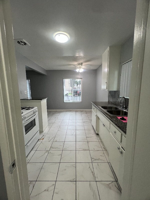 319 N Bush St #1 - Photo 5 of 12