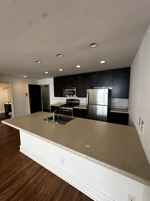 1039 N Cass St #13 - Photo 5 of 9