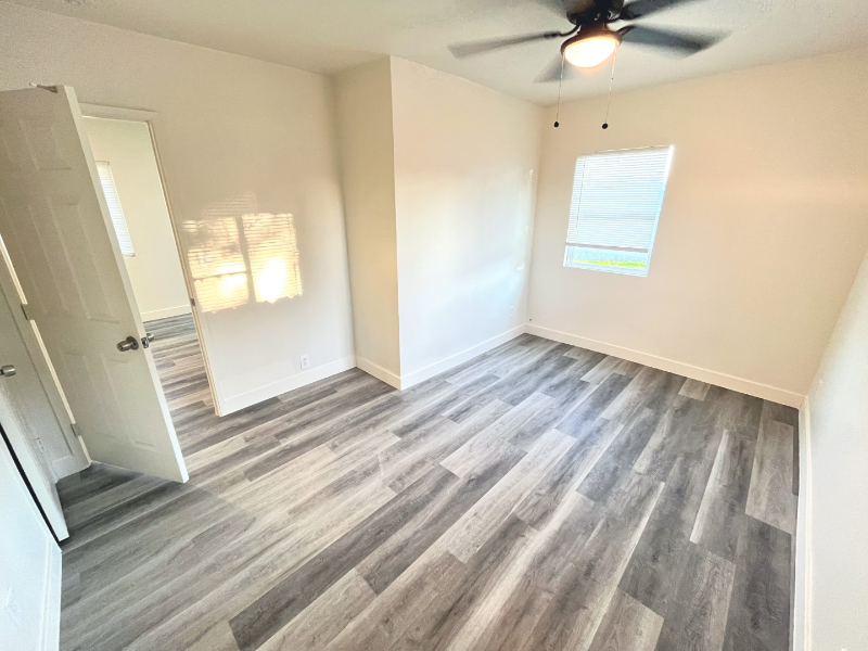 1610 N H St - Photo 4 of 19