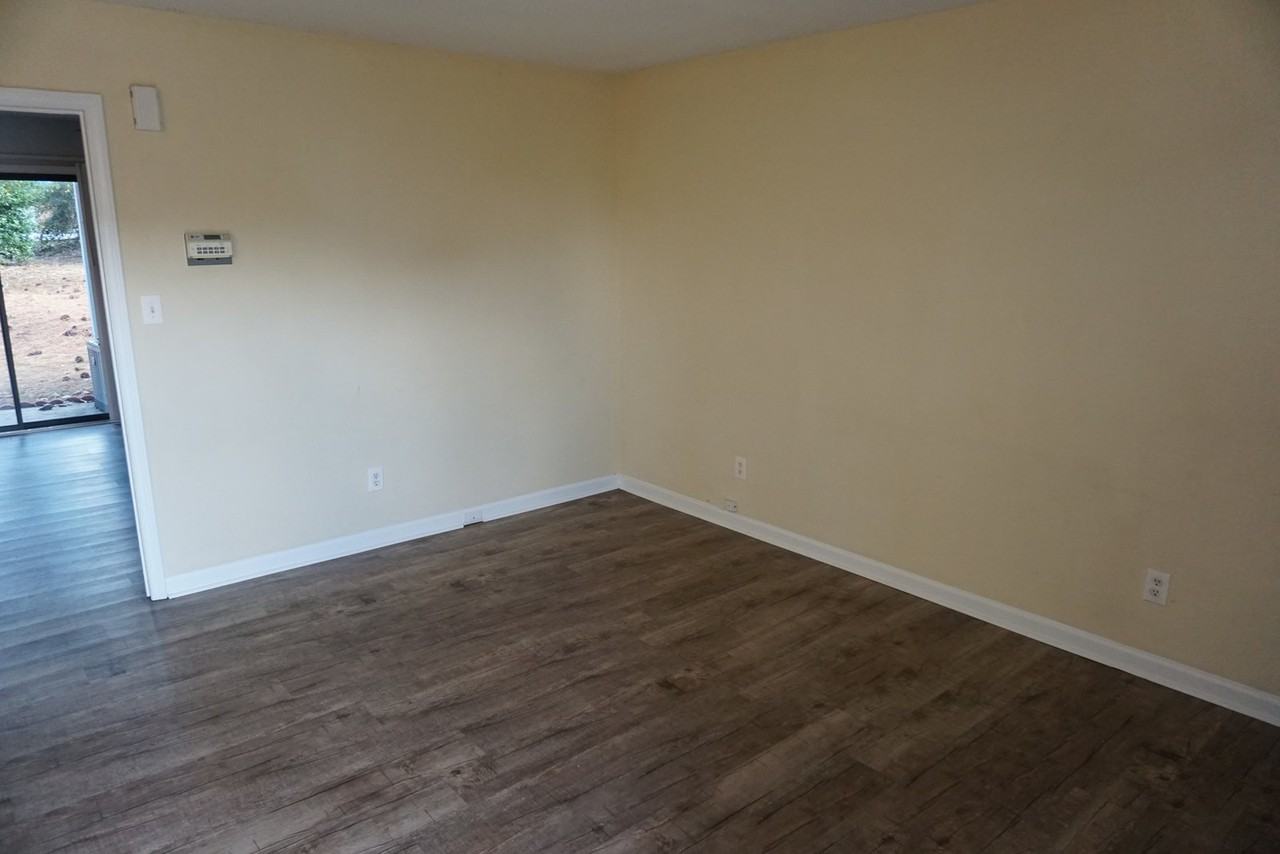 2505 Flint Dr - Photo 5 of 20