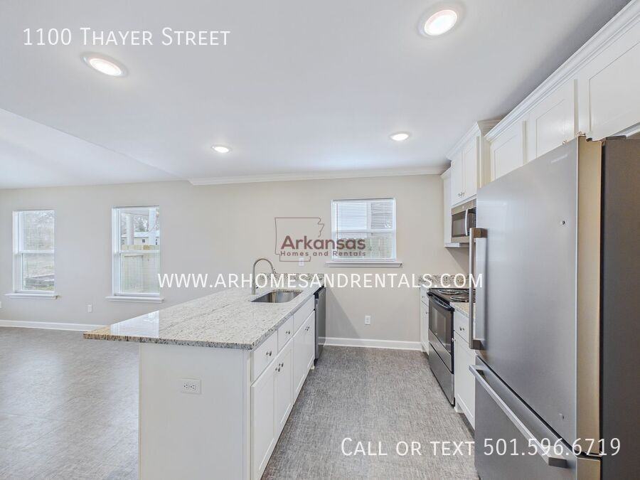 1100 Thayer St - Photo 4 of 12