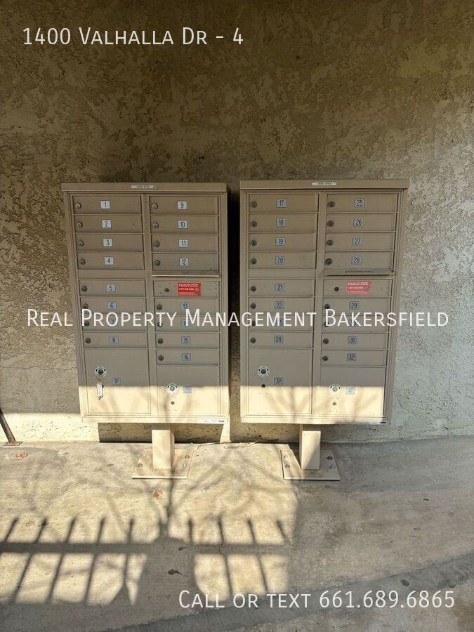 1400 Valhalla Dr #4 - Photo 6 of 18