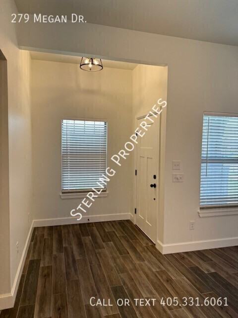 279 Megan Ct - Photo 3 of 34