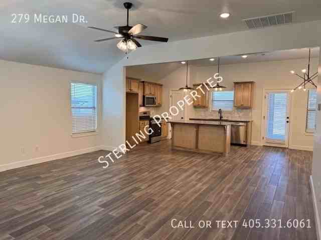 279 Megan Ct - Photo 4 of 34