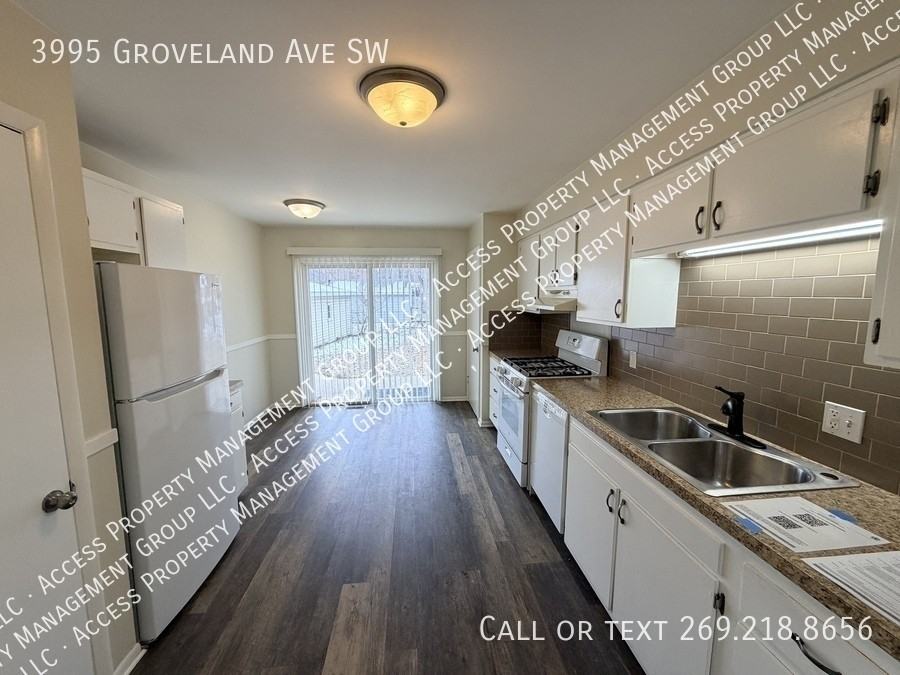 3995 Groveland Ave Sw - Photo 6 of 32