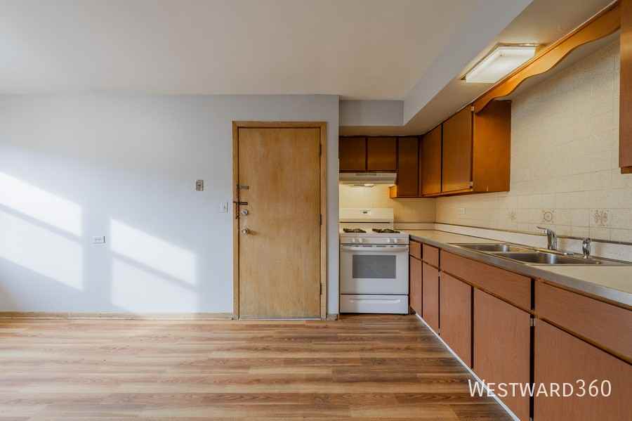 6620 W Gunnison St #2B - Photo 6 of 12