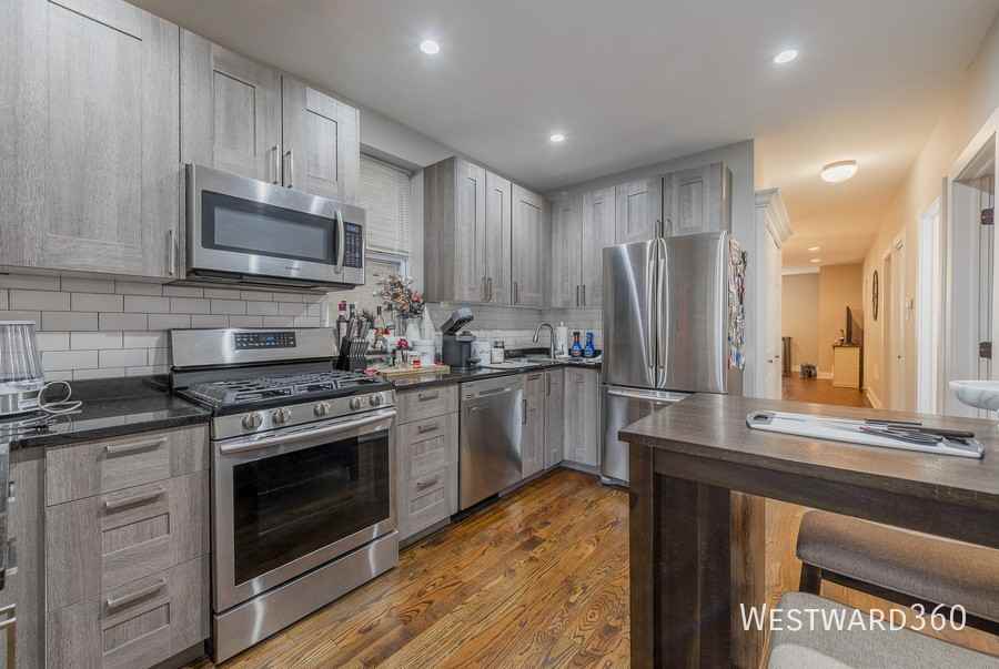 1640 W Blackhawk St #1 - Photo 2 of 11