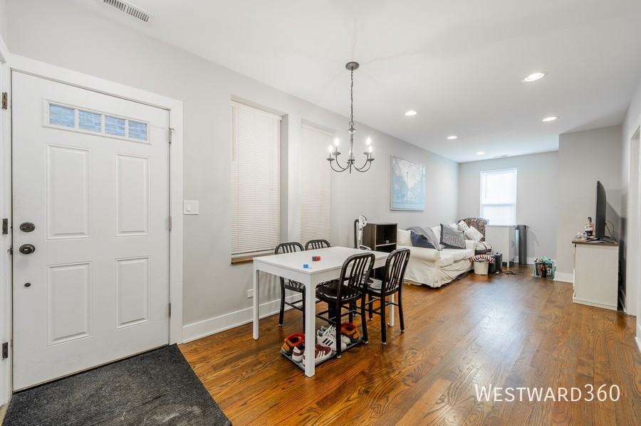 1640 W Blackhawk St #1 - Photo 5 of 11