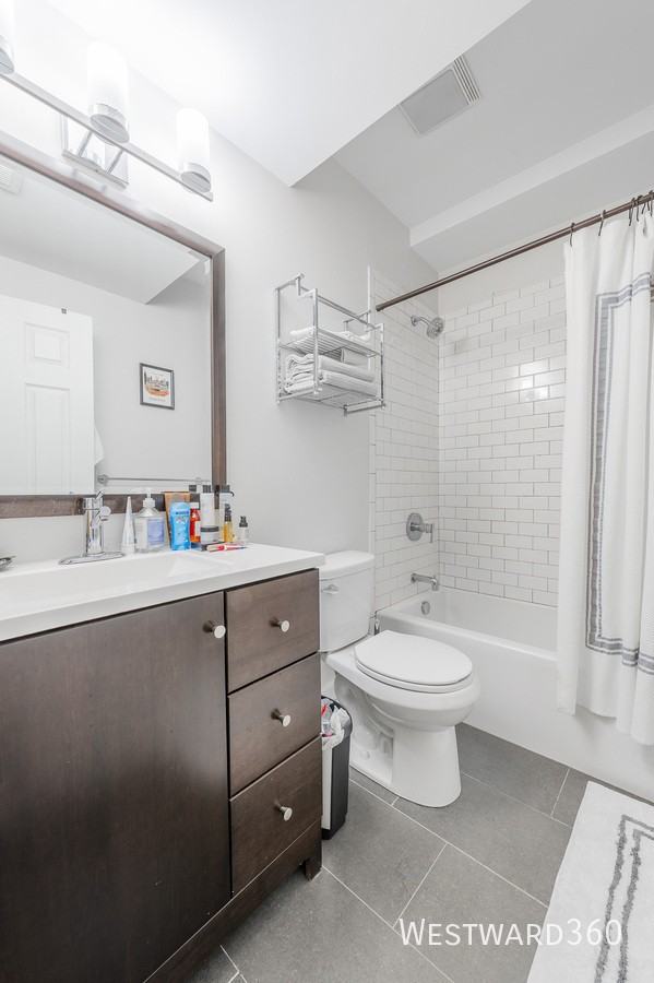 1640 W Blackhawk St #1 - Photo 7 of 11