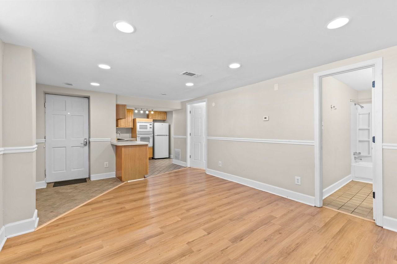 3534 E Fall Creek Parkway North Dr #J - Photo 2 of 27