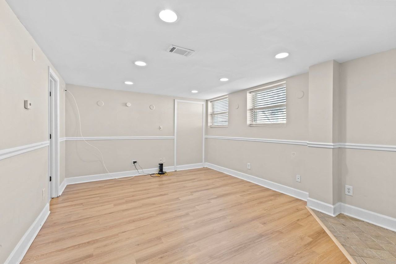 3534 E Fall Creek Parkway North Dr #J - Photo 3 of 27