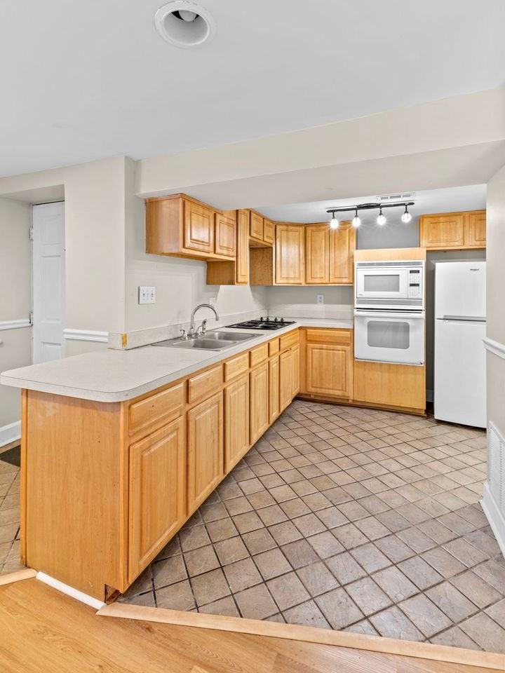 3534 E Fall Creek Parkway North Dr #J - Photo 5 of 27