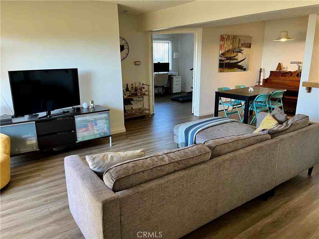 25712 Le Parc #25712-85 - Photo 2 of 11