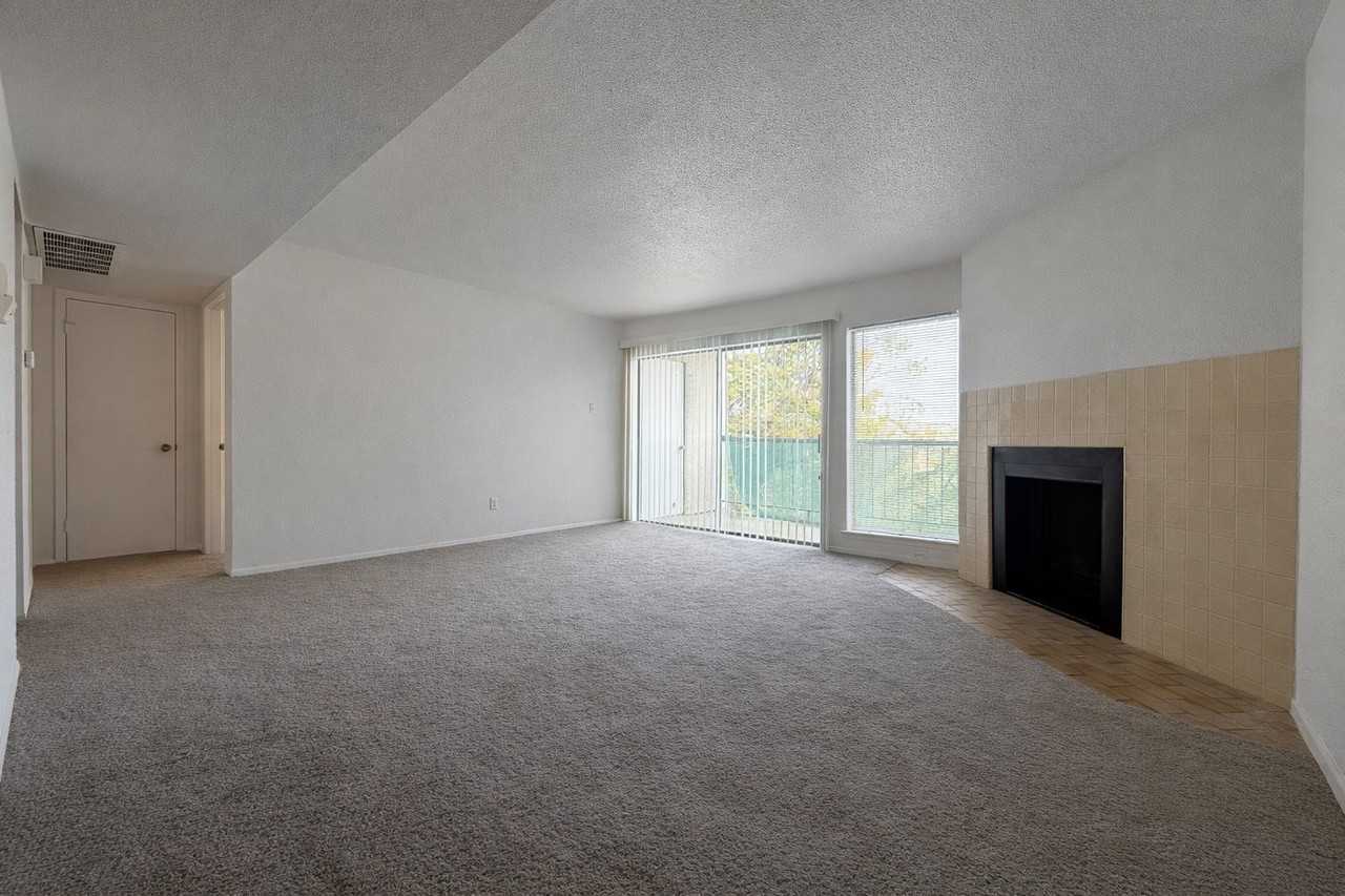 2822 S Bartell Dr #2822-38 - Photo 3 of 23