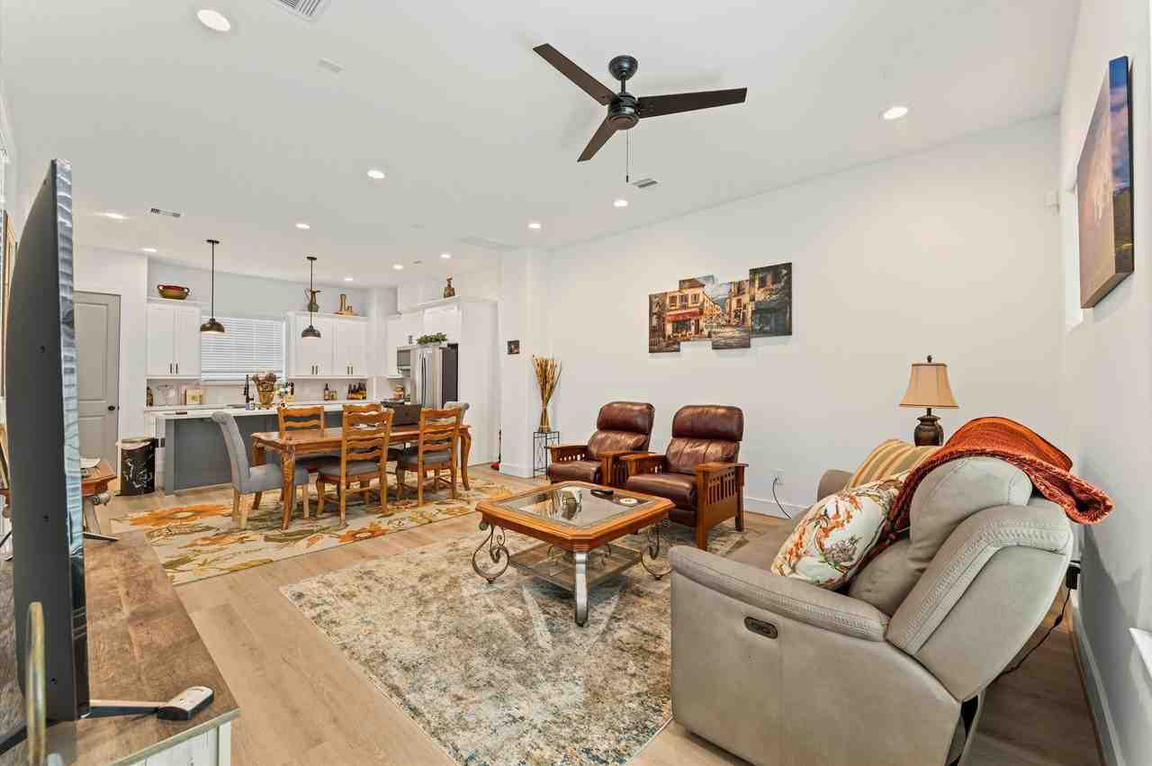 2311 Eagle St #2311 - Photo 3 of 21