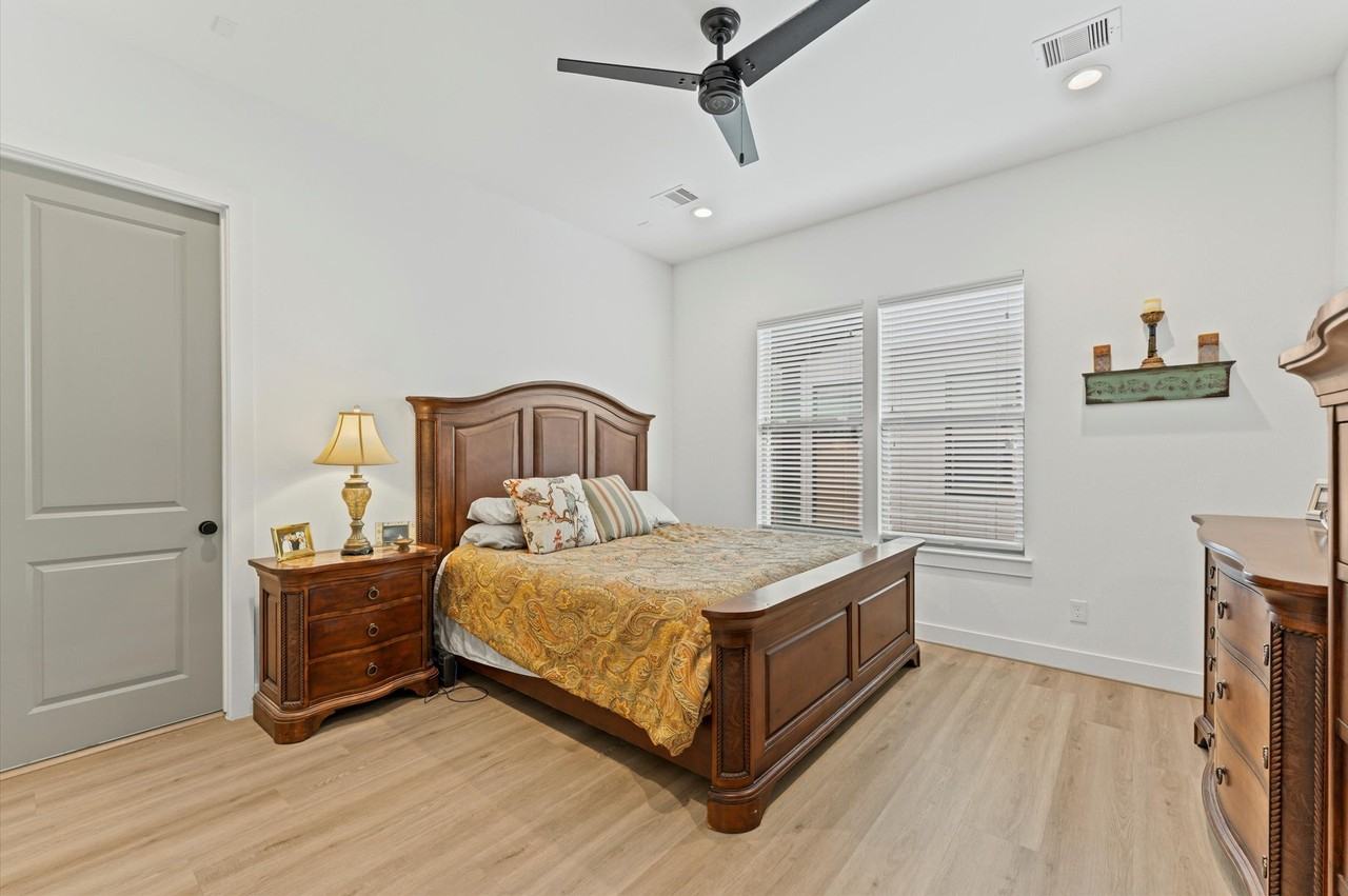 2311 Eagle St #2311 - Photo 4 of 21