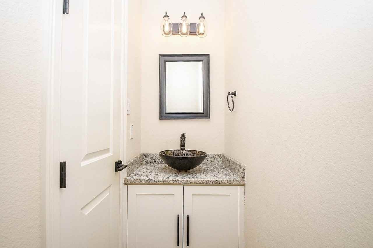 710 Stanford St #710B - Photo 4 of 33