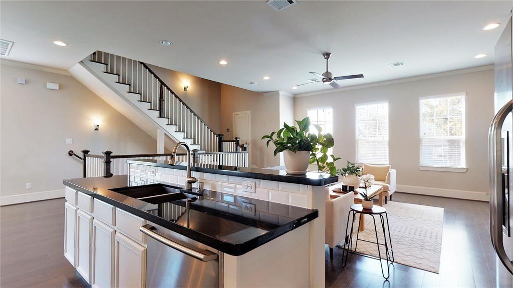 2724 Rutland St #2724 - Photo 4 of 29