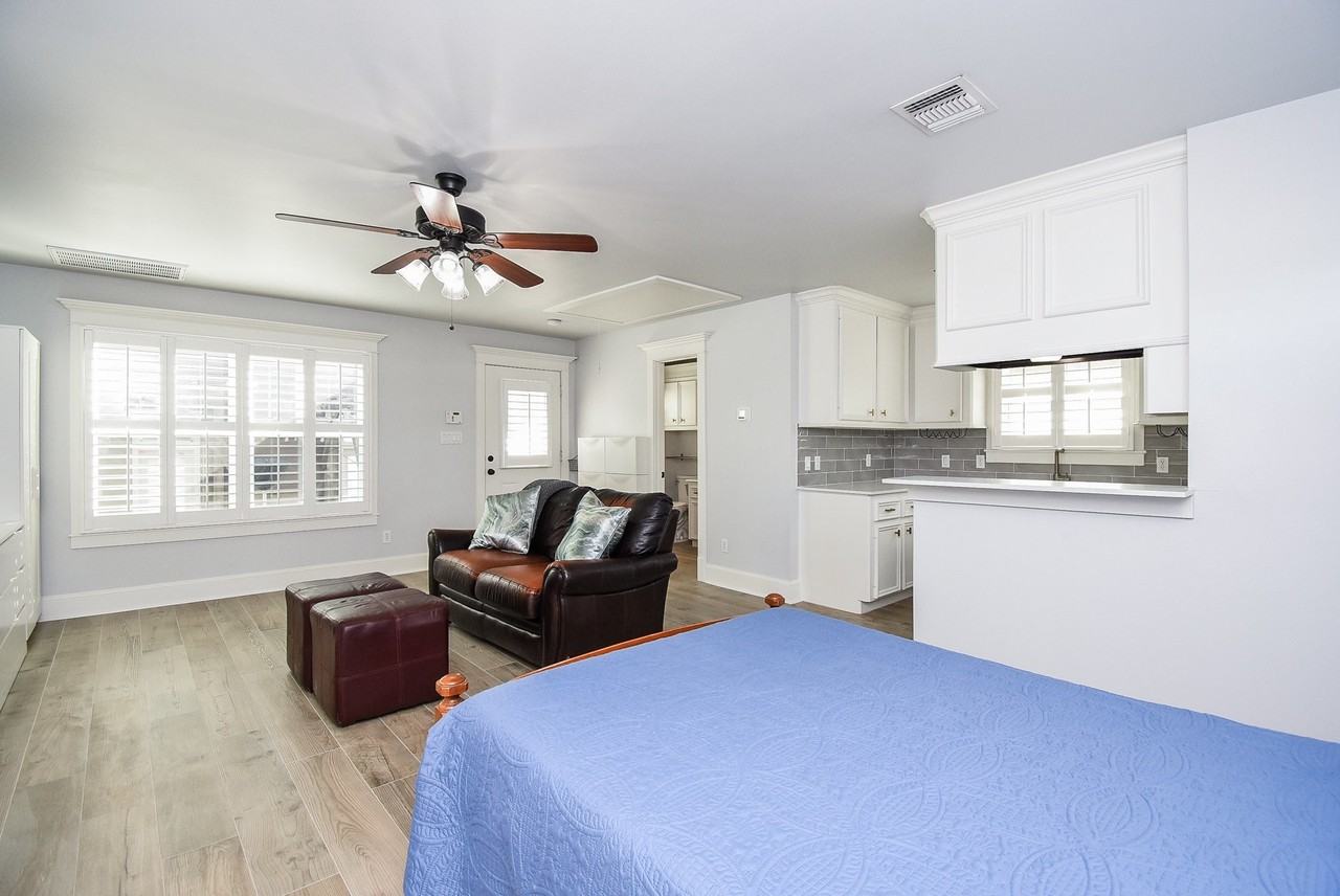 1349 Heights Blvd #1349B - Photo 4 of 32