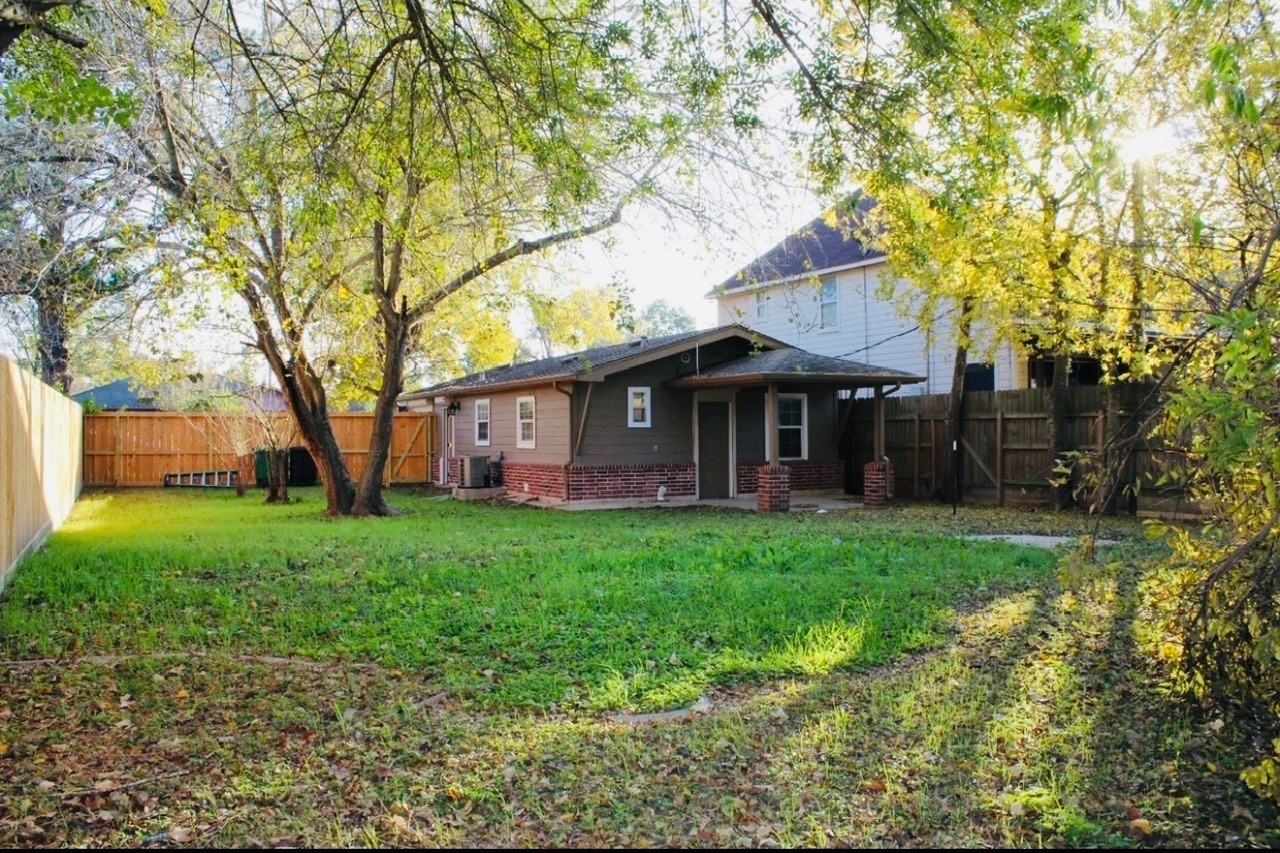 8201 Tareyton Ln #8201 - Photo 3 of 10