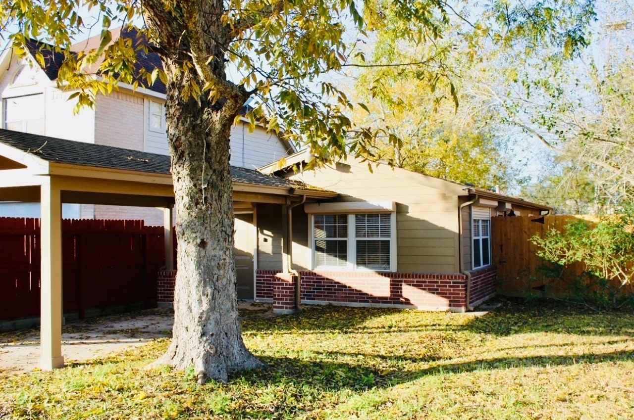 8201 Tareyton Ln #8201 - Photo 5 of 10