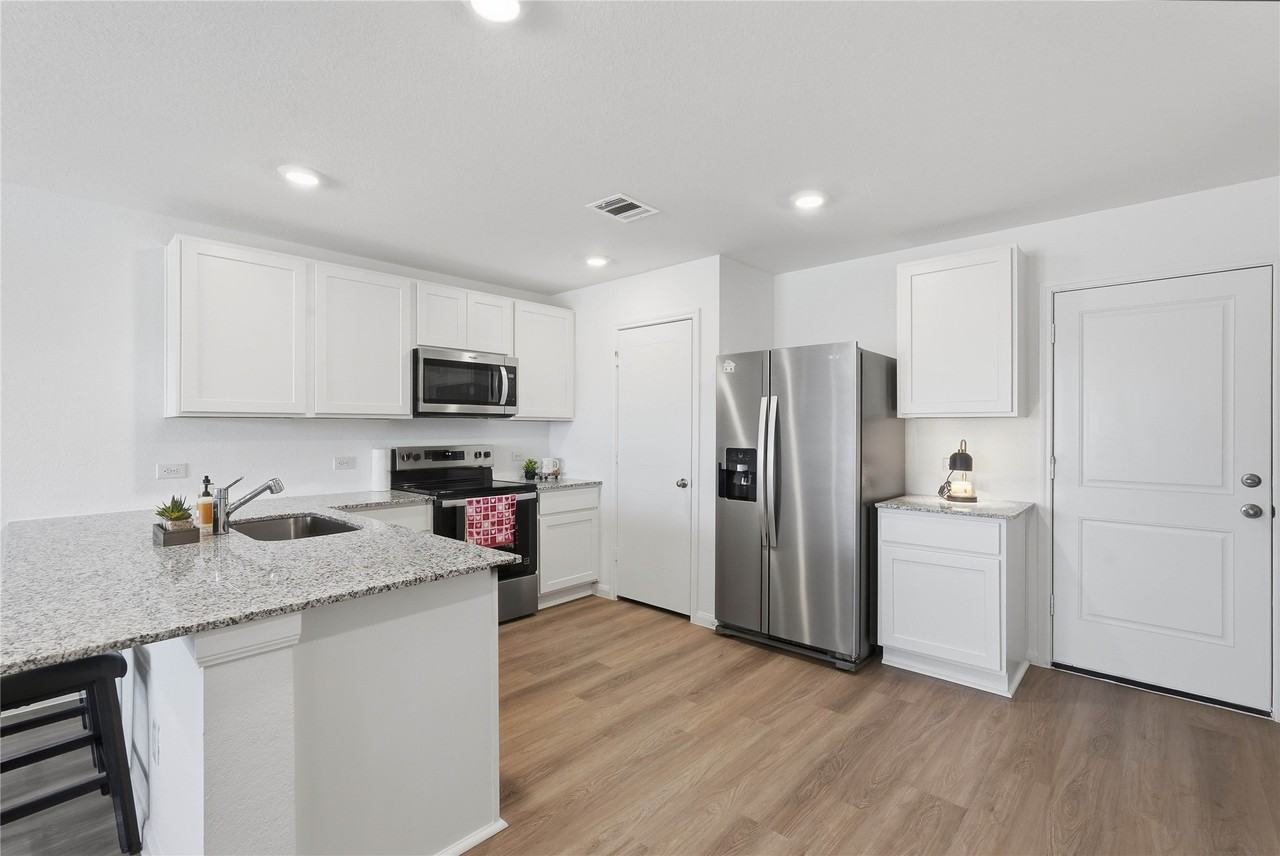 12366 Sword Point Ct #12366 - Photo 5 of 21