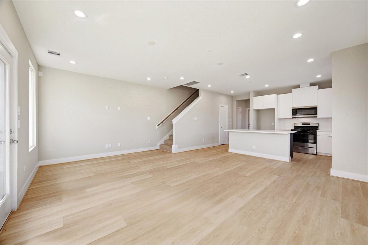 8664 Easthaven Blvd #8664 - Photo 4 of 18