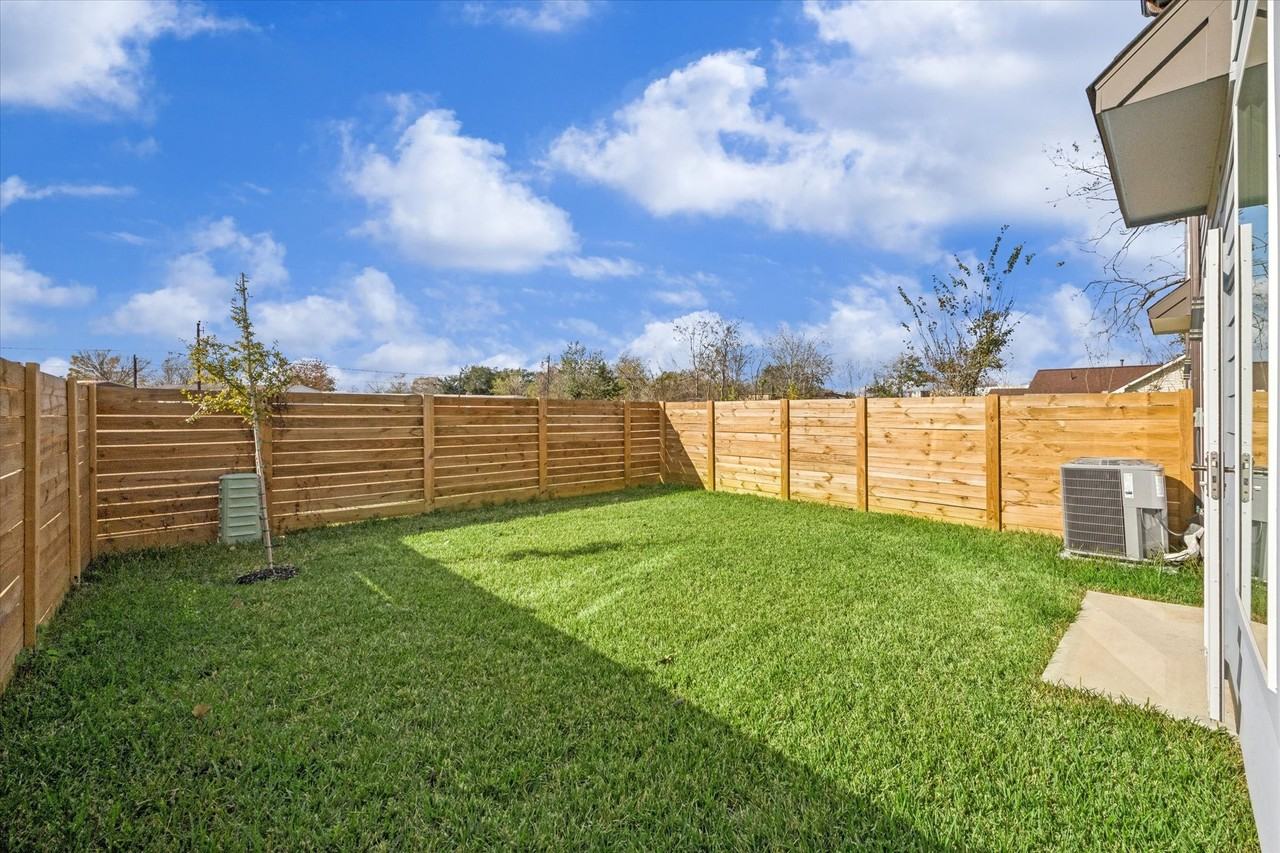 8664 Easthaven Blvd #8664 - Photo 5 of 18