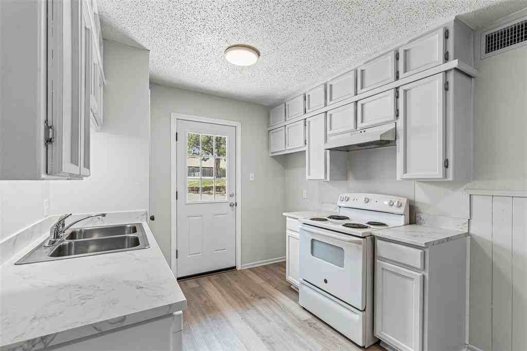 2530 E Us Highway 377 #2530-20 - Photo 4 of 16