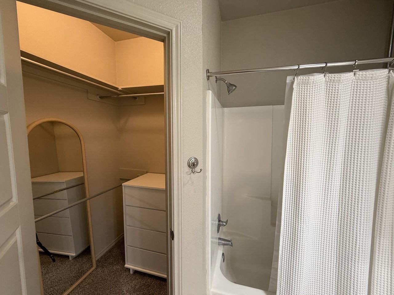 2111 10th St #2111 - Photo 3 of 29