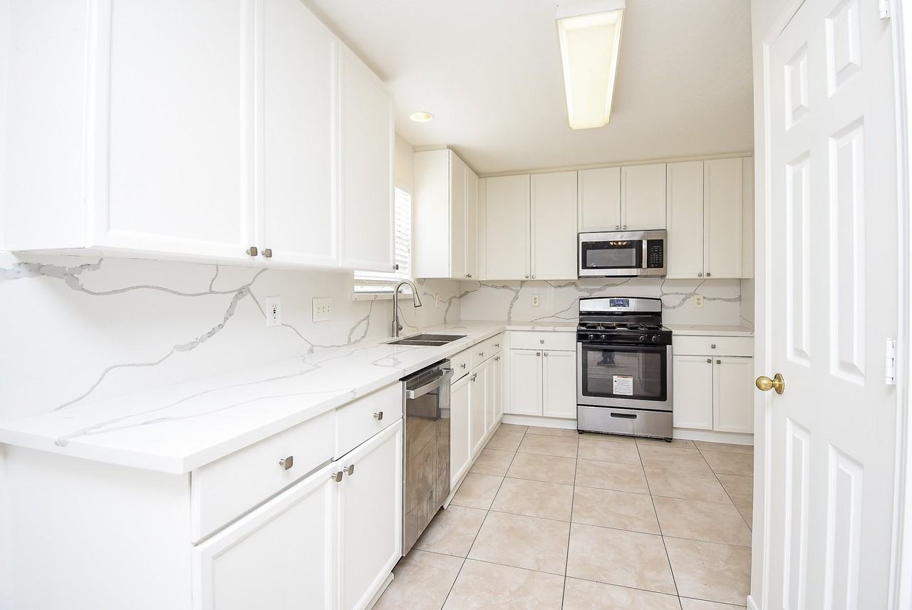 4426 Topaz Trail Dr #4426 - Photo 7 of 32