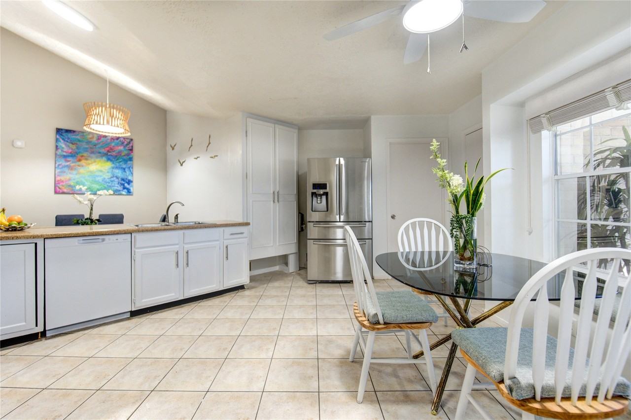 7027 Brockington Dr #7027 - Photo 4 of 35