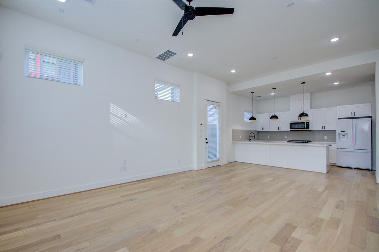 3206 Live Oak St #3206 - Photo 7 of 35