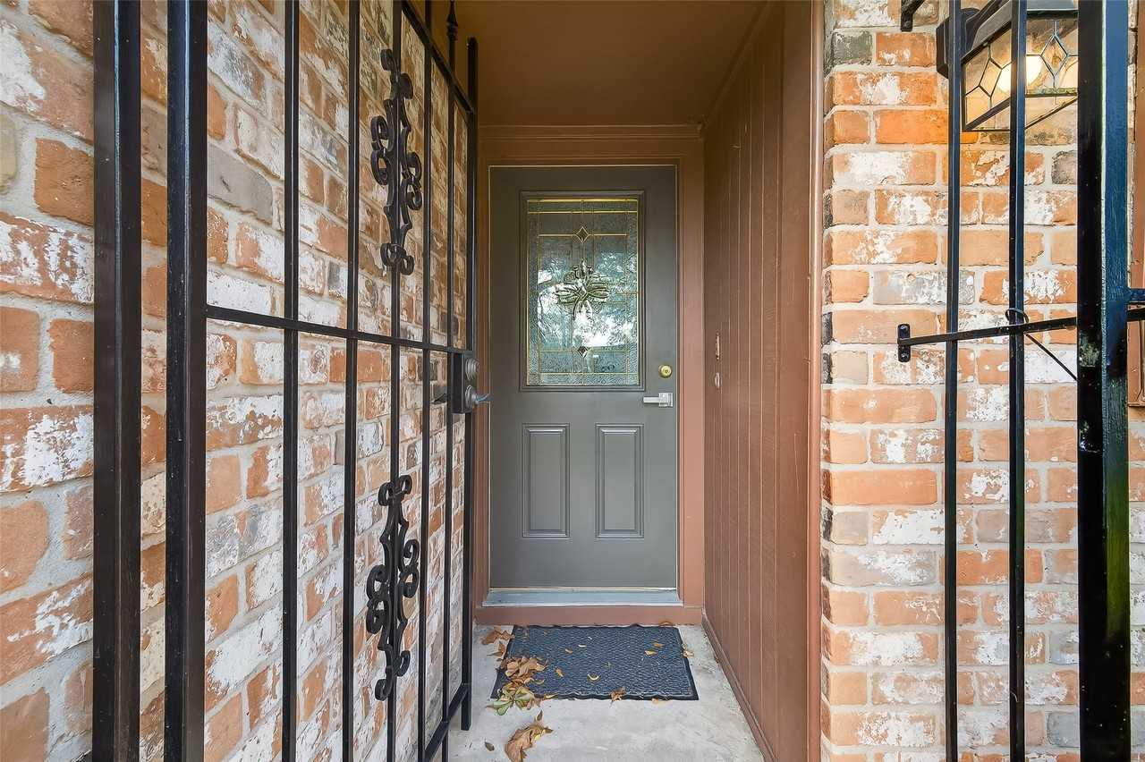 3414 Lemon Tree Ln #3414 - Photo 2 of 38