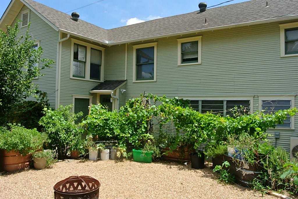 514 E 15th St #514-2 - Photo 2 of 9