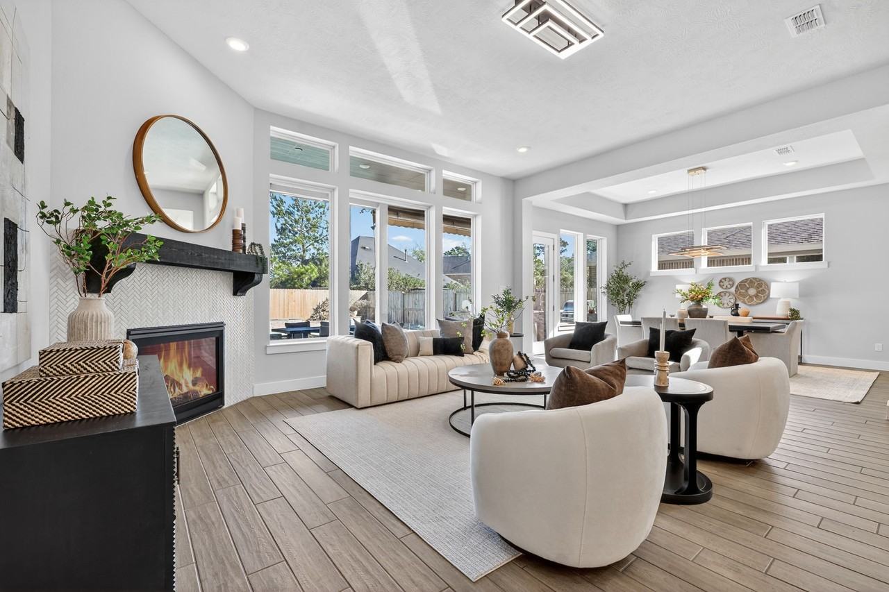 16410 Rosemary Grove Ln #16410 - Photo 3 of 38