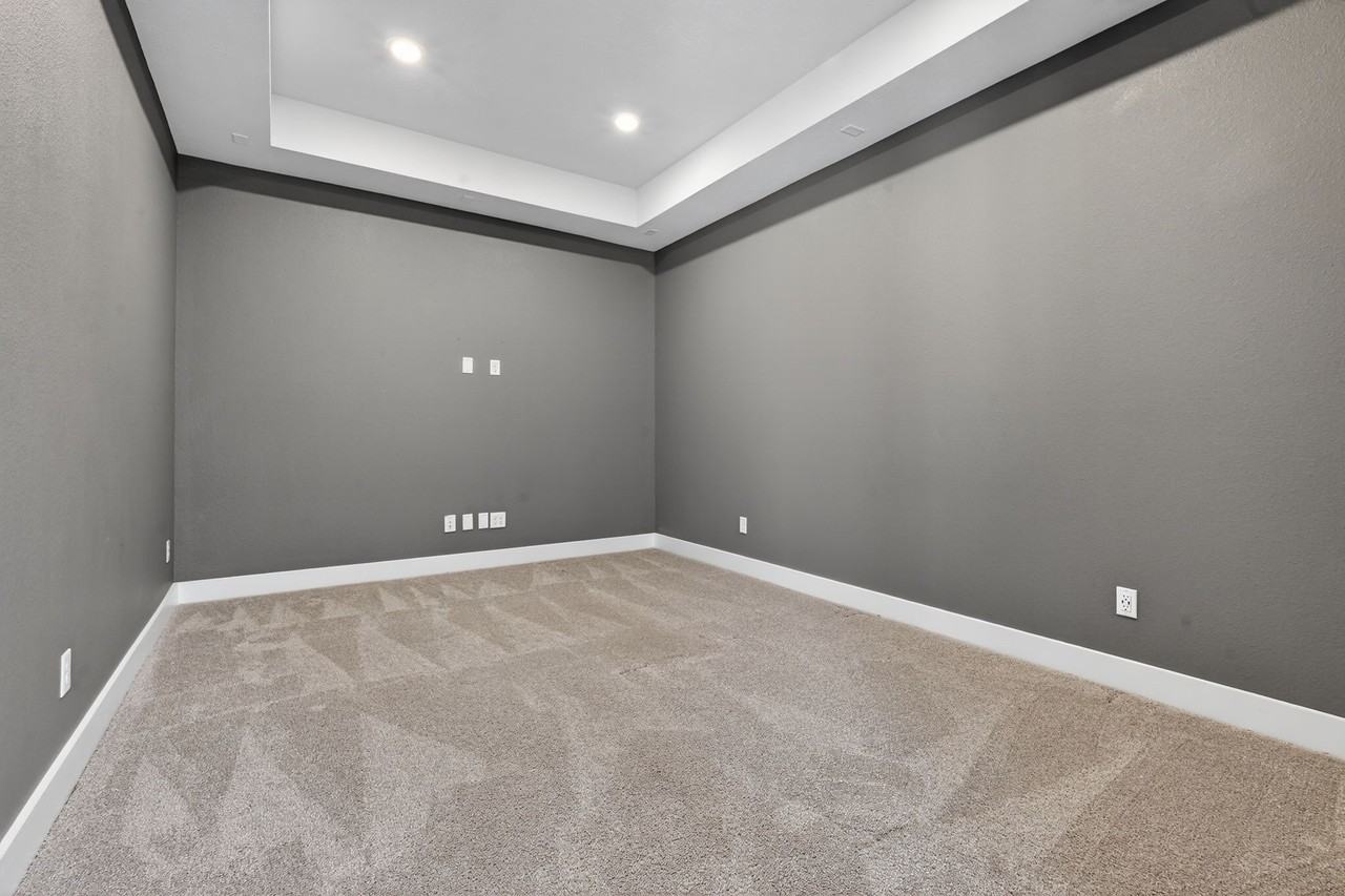 16410 Rosemary Grove Ln #16410 - Photo 4 of 38