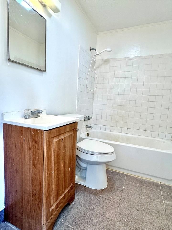 425 E Park St #425 - Photo 4 of 27