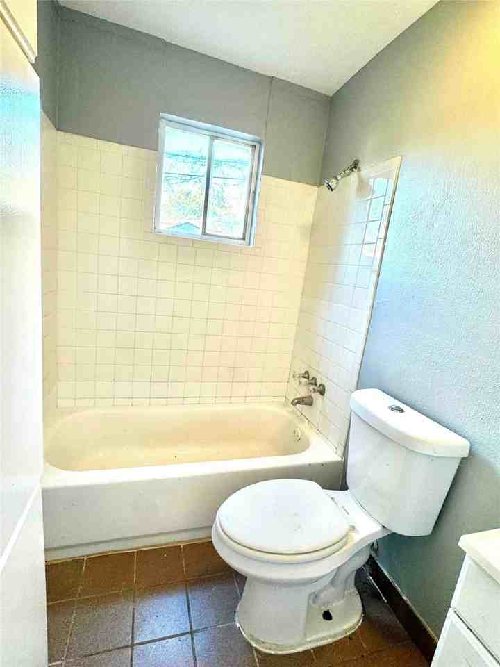 425 E Park St #425 - Photo 6 of 27