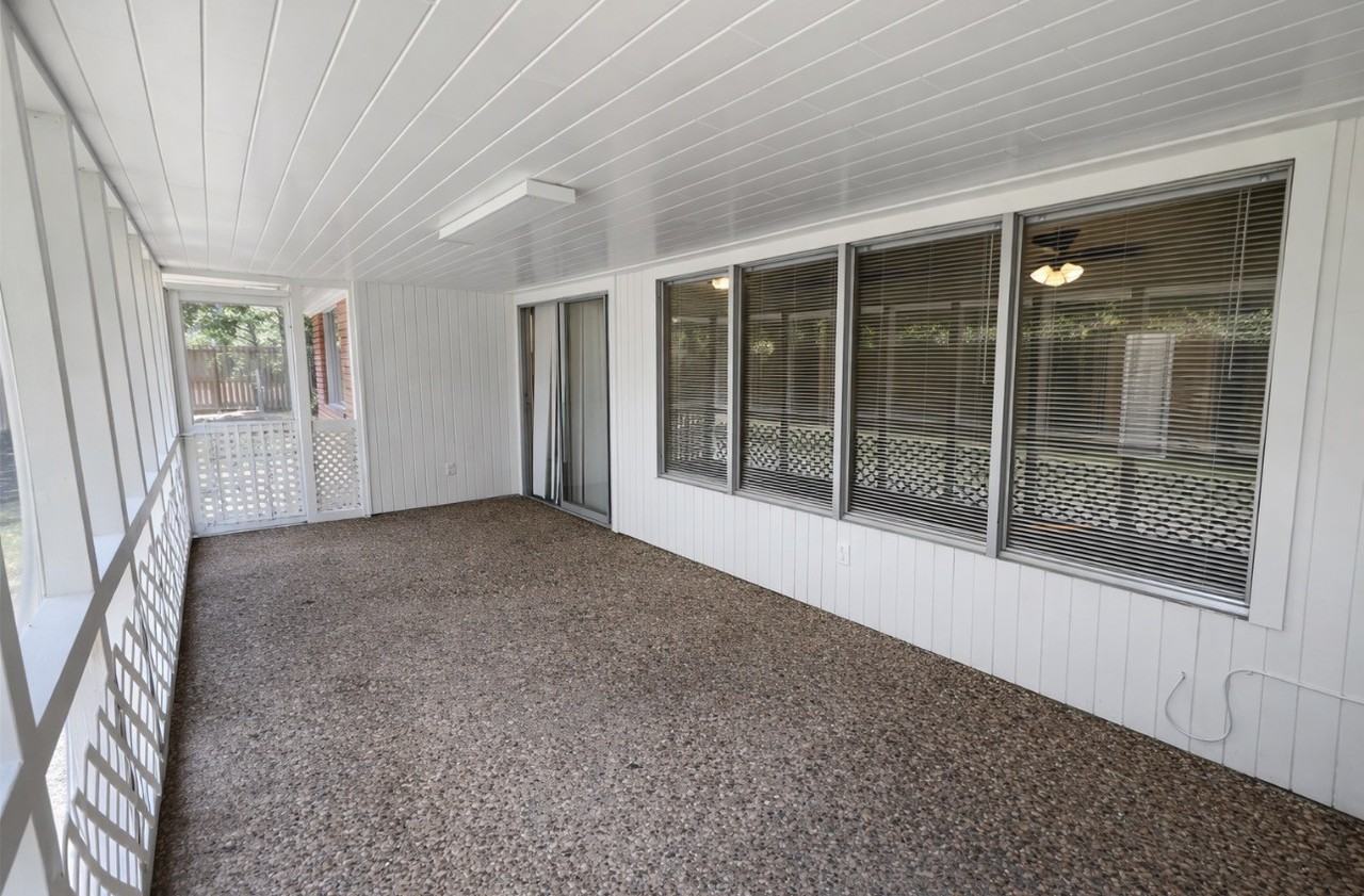 205 E Crestmont Dr #205 - Photo 3 of 16