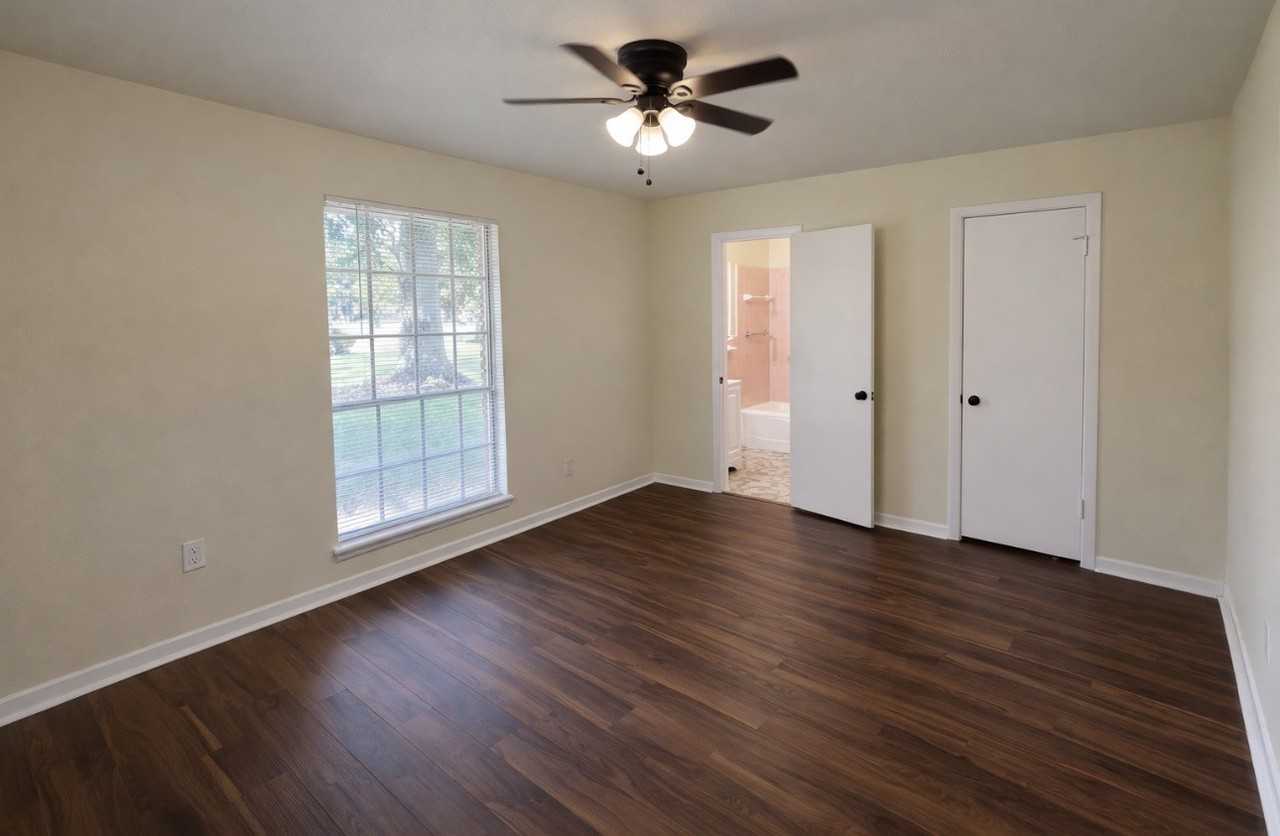 205 E Crestmont Dr #205 - Photo 7 of 16