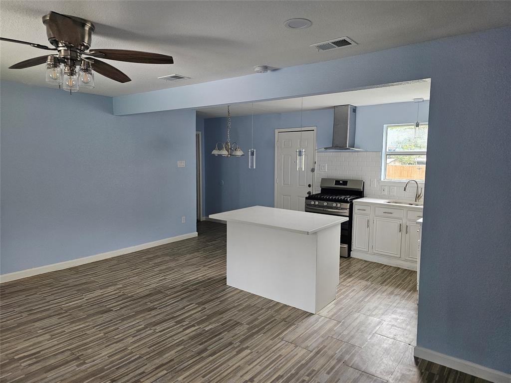 4418 Sherwood Dr #4418 - Photo 4 of 29